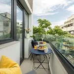 Sunny 3br Large Flat - Amzei Square - 3 Balconies *