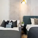 Apartment Sunny 3br Large Flat - Amzei Square - 3 Balconies