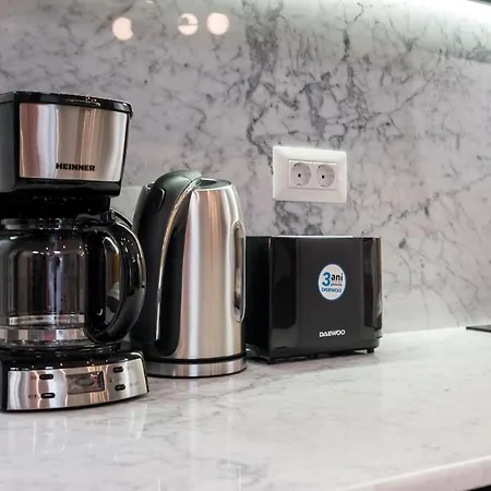 Sunny 3br Large Flat - Amzei Square - 3 Balconies * Boekarest