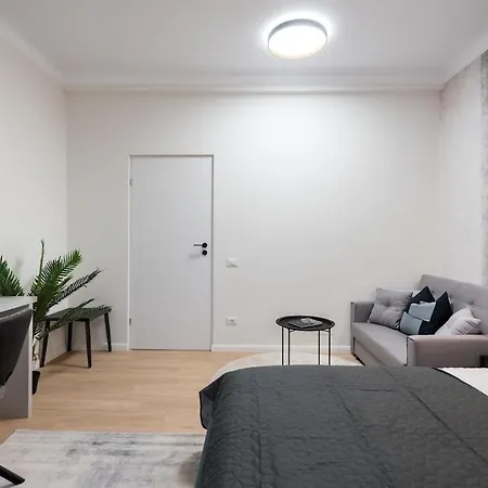 Apartment Sunny 3br Large Flat - Amzei Square - 3 Balconies Bucharest