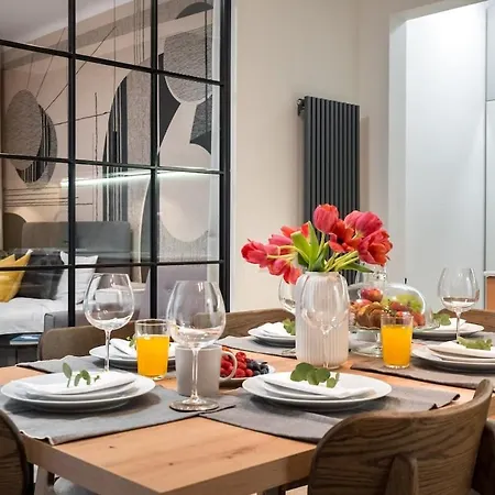 Sunny 3br Large Flat - Amzei Square - 3 Balconies