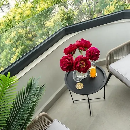 Sunny 3br Large Flat - Amzei Square - 3 Balconies