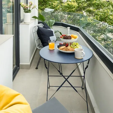 Sunny 3br Large Flat - Amzei Square - 3 Balconies *