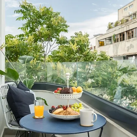 Sunny 3br Large Flat - Amzei Square - 3 Balconies Διαμέρισμα *