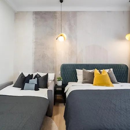 公寓 Sunny 3br Large Flat - Amzei Square - 3 Balconies *