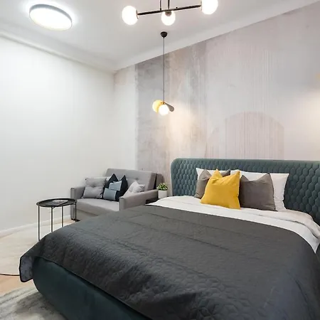 Sunny 3br Large Flat - Amzei Square - 3 Balconies 公寓 布加勒斯特