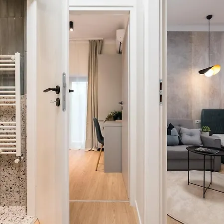 Sunny 3br Large Flat - Amzei Square - 3 Balconies Bucharest