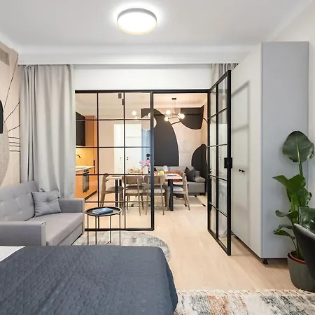 Sunny 3br Large Flat - Amzei Square - 3 Balconies * Boekarest