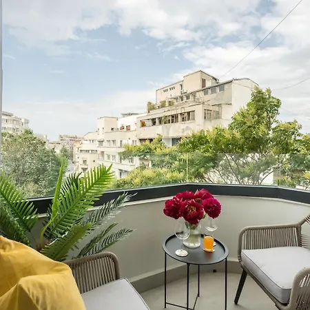 公寓 Sunny 3br Large Flat - Amzei Square - 3 Balconies *