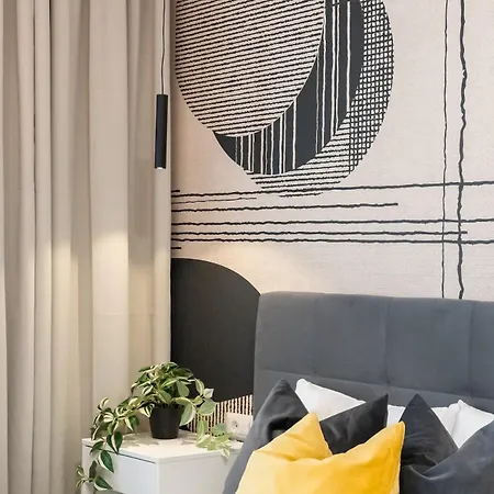 Sunny 3br Large Flat - Amzei Square - 3 Balconies * Βουκουρέστι