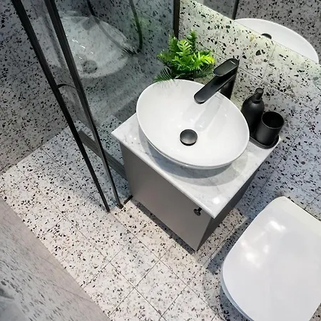 Sunny 3br Large Flat - Amzei Square - 3 Balconies