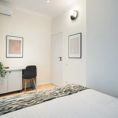 公寓 Sunny 3br Large Flat - Amzei Square - 3 Balconies