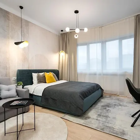 Sunny 3br Large Flat - Amzei Square - 3 Balconies Appartement *