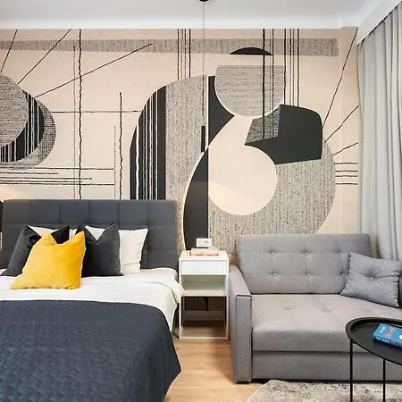 Sunny 3br Large Flat - Amzei Square - 3 Balconies * Βουκουρέστι
