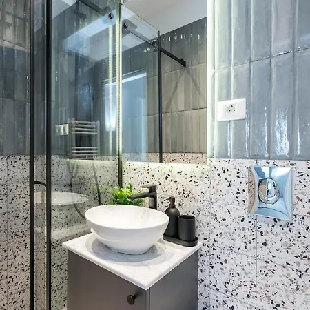 Sunny 3br Large Flat - Amzei Square - 3 Balconies Διαμέρισμα