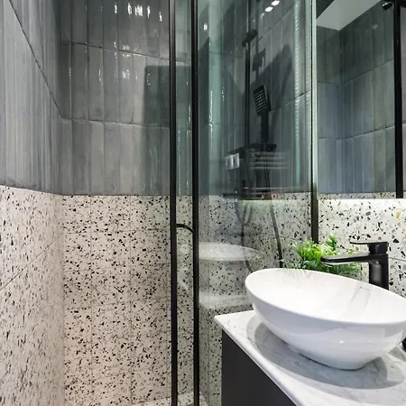 公寓 Sunny 3br Large Flat - Amzei Square - 3 Balconies