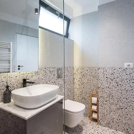 公寓 Sunny 3br Large Flat - Amzei Square - 3 Balconies *