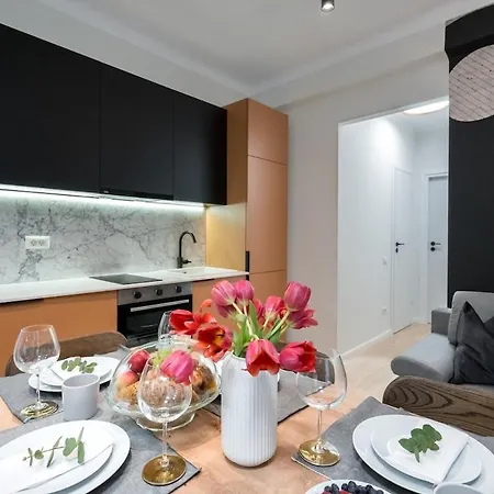 Appartement Sunny 3br Large Flat - Amzei Square - 3 Balconies Boekarest