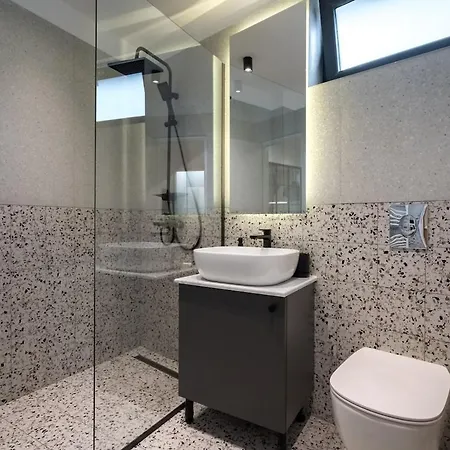 Sunny 3br Large Flat - Amzei Square - 3 Balconies *