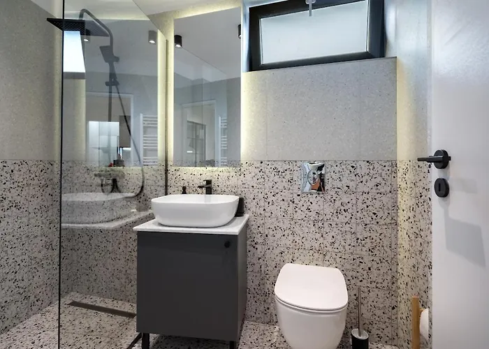 Sunny 3br Large Flat - Amzei Square - 3 Balconies *