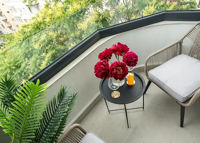 Sunny 3br Large Flat - Amzei Square - 3 Balconies