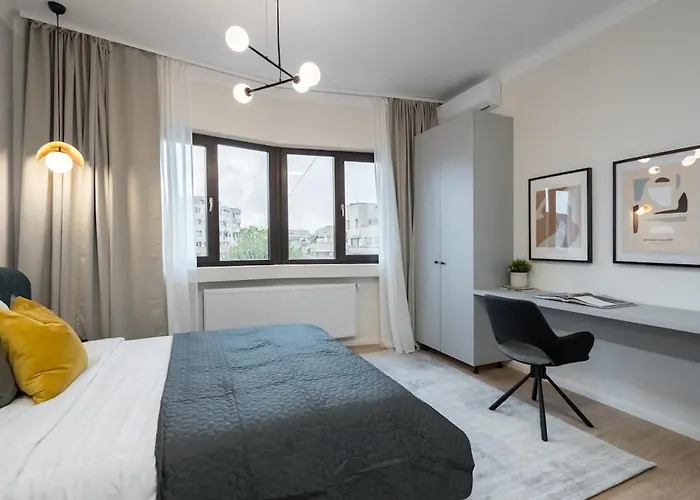 Sunny 3br Large Flat - Amzei Square - 3 Balconies Apartamento *