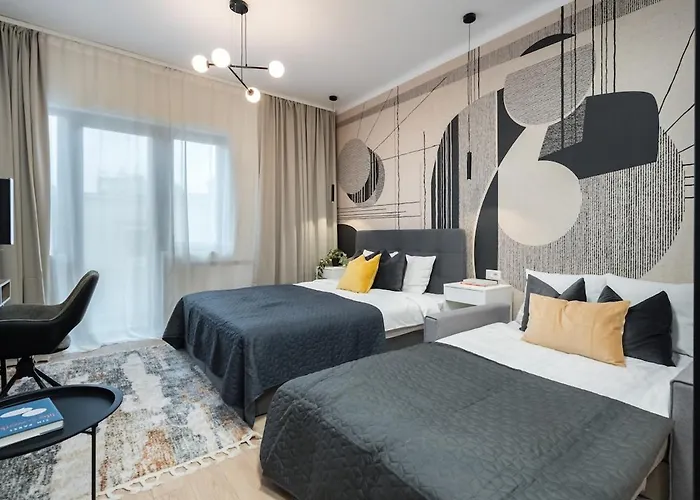 Апартаменти Sunny 3br Large Flat - Amzei Square - 3 Balconies Бухарест