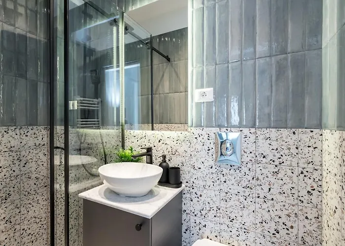 Sunny 3br Large Flat - Amzei Square - 3 Balconies Bucareste