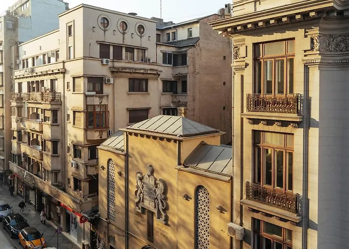 شقة Sunny 3br Large Flat - Amzei Square - 3 Balconies