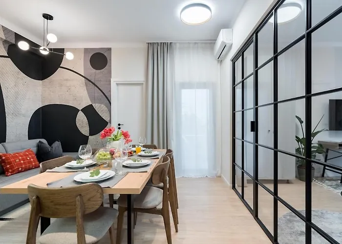 Sunny 3br Large Flat - Amzei Square - 3 Balconies Apartamento