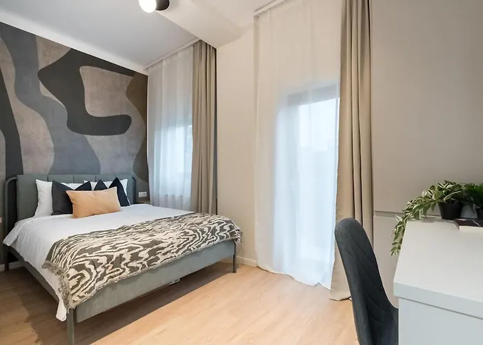 Sunny 3br Large Flat - Amzei Square - 3 Balconies *