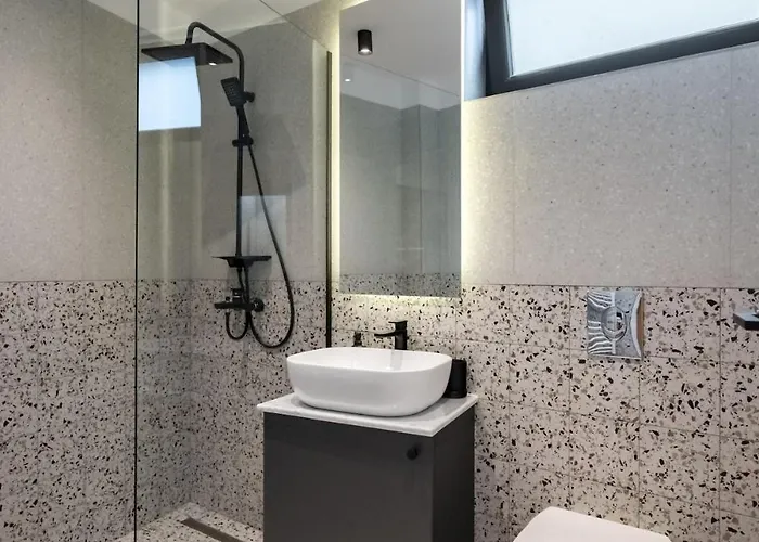 Sunny 3br Large Flat - Amzei Square - 3 Balconies