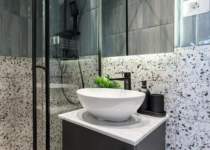 Sunny 3br Large Flat - Amzei Square - 3 Balconies شقة بوخارست