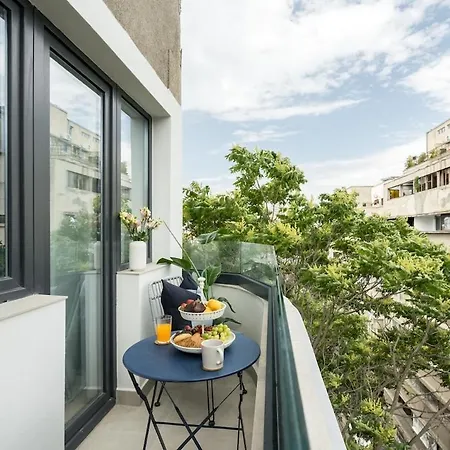 Sunny 3br Large Flat - Amzei Square - 3 Balconies Apartamento