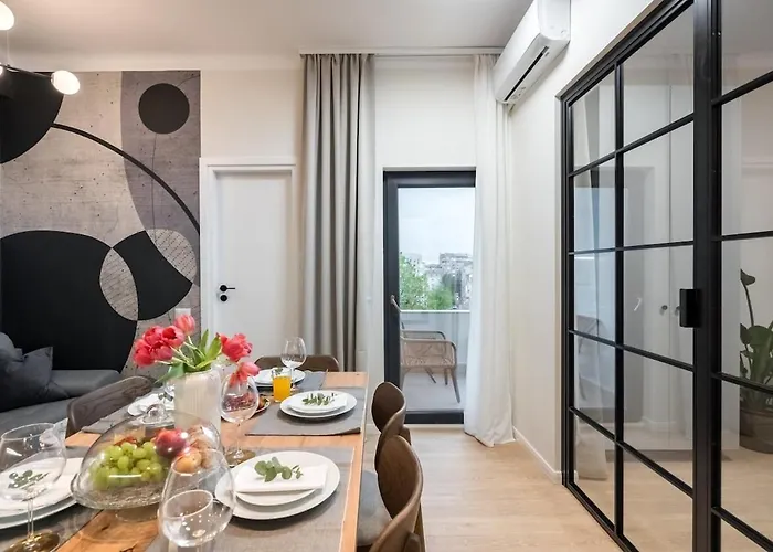 아파트 Sunny 3br Large Flat - Amzei Square - 3 Balconies *