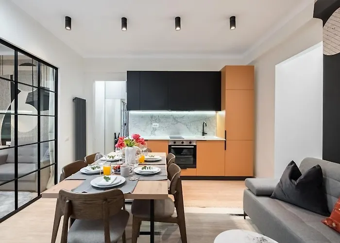 Sunny 3br Large Flat - Amzei Square - 3 Balconies 부쿠레슈티