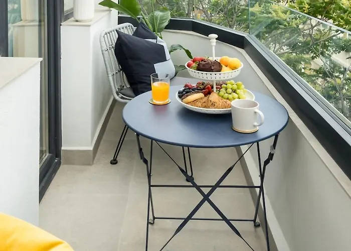 Sunny 3br Large Flat - Amzei Square - 3 Balconies *