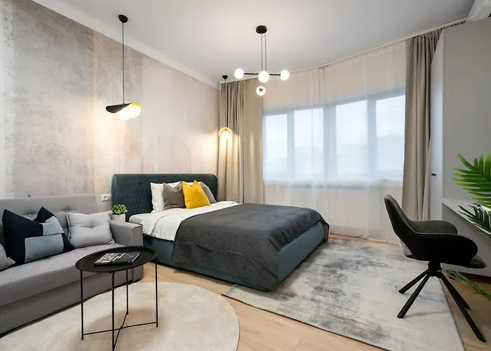 Sunny 3br Large Flat - Amzei Square - 3 Balconies 아파트 *