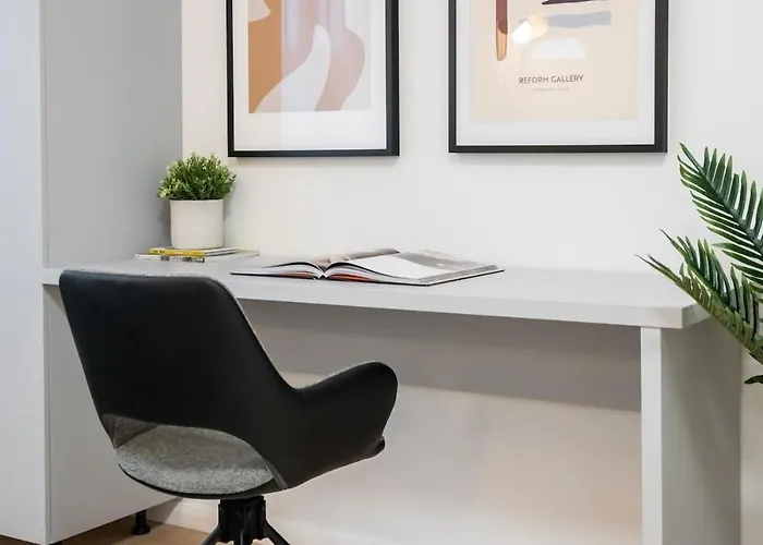 Sunny 3br Large Flat - Amzei Square - 3 Balconies 아파트 *