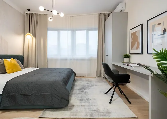 Sunny 3br Large Flat - Amzei Square - 3 Balconies Апартаменты Бухарест
