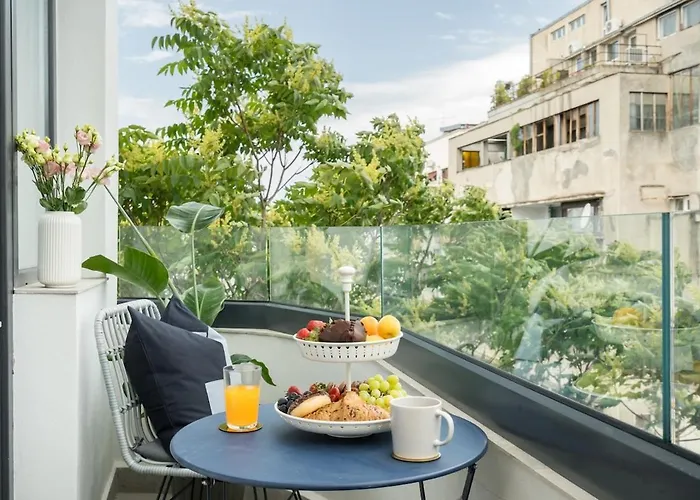 Sunny 3br Large Flat - Amzei Square - 3 Balconies Апартаменты *